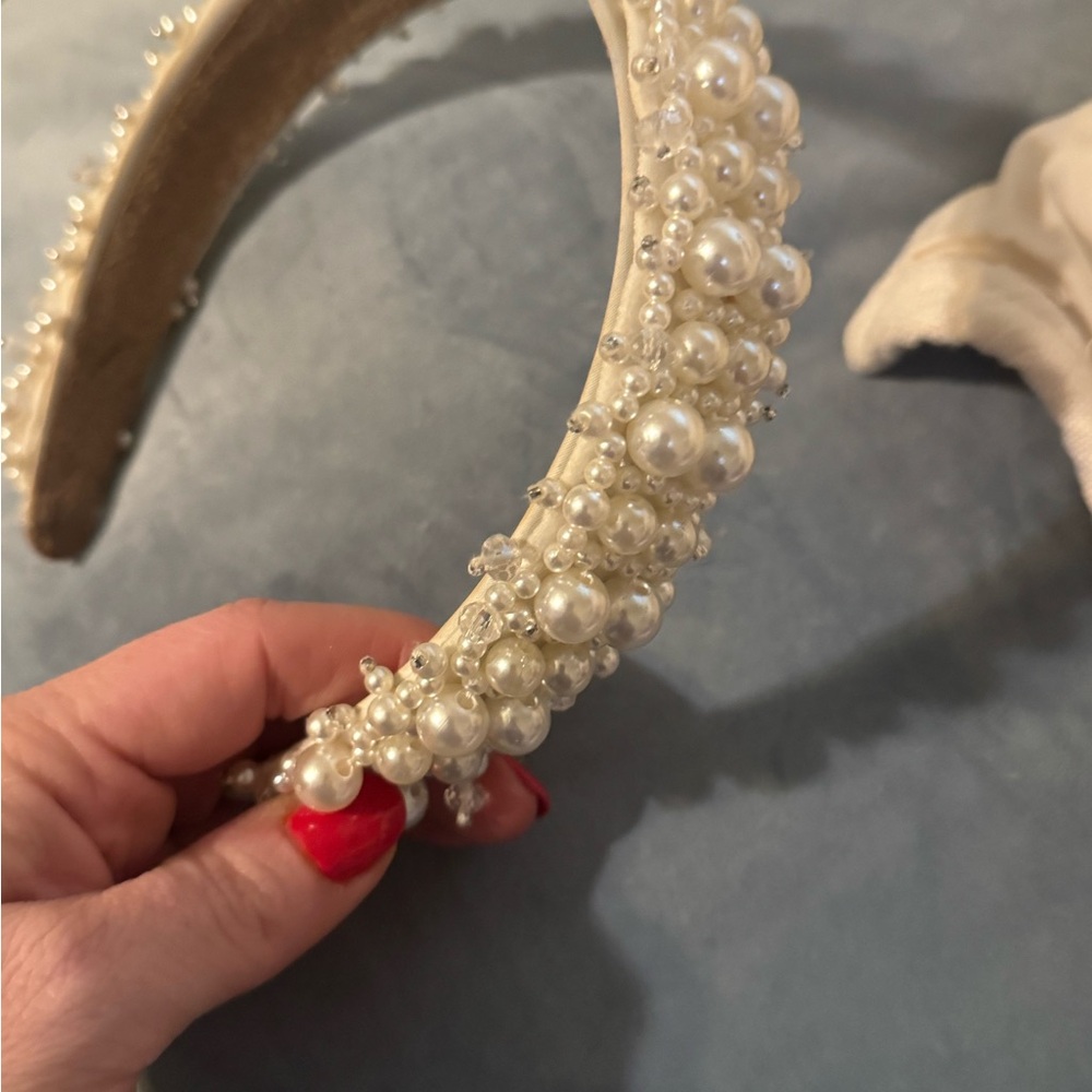 Elegant Pearl-Embellished Cream Headband